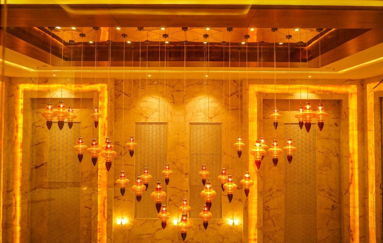 Pride Hotel Bhopal Esterno foto