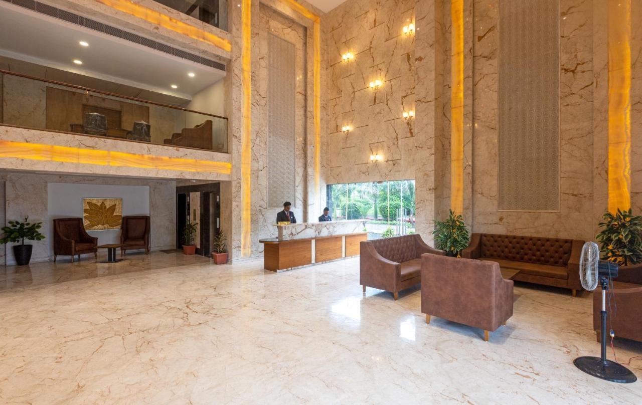 Pride Hotel Bhopal Esterno foto