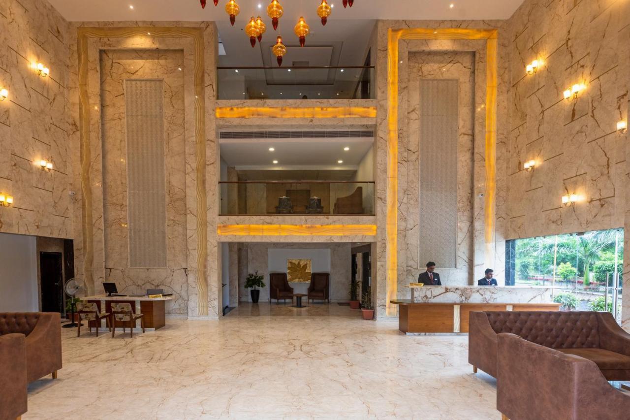 Pride Hotel Bhopal Esterno foto