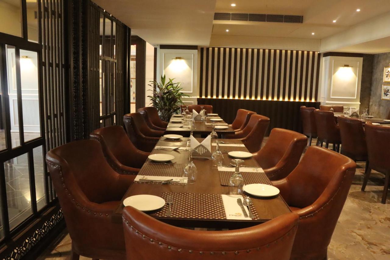 Pride Hotel Bhopal Esterno foto