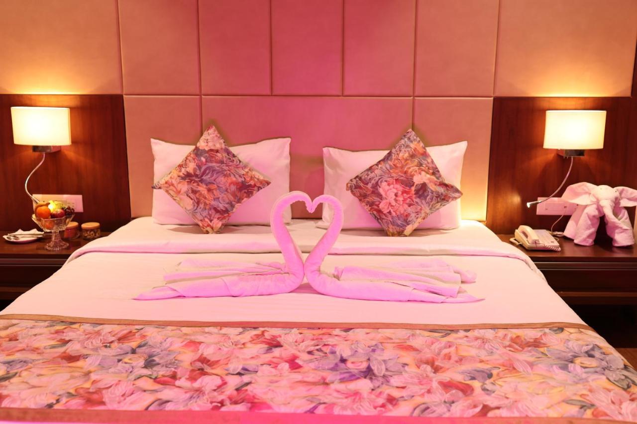 Pride Hotel Bhopal Esterno foto