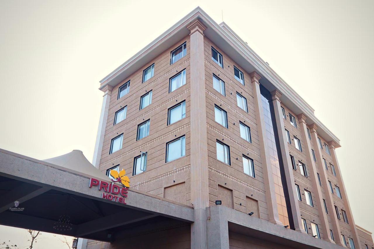 Pride Hotel Bhopal Esterno foto