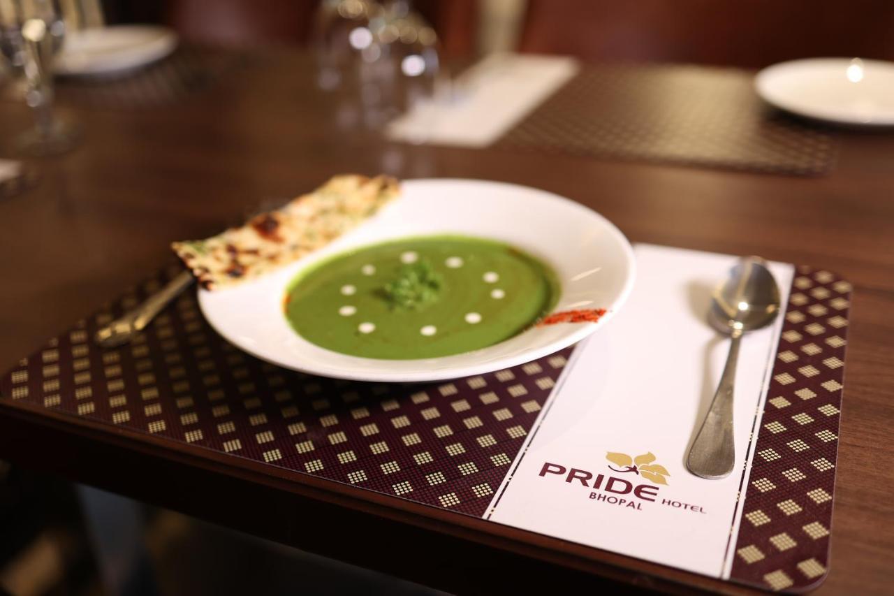 Pride Hotel Bhopal Esterno foto