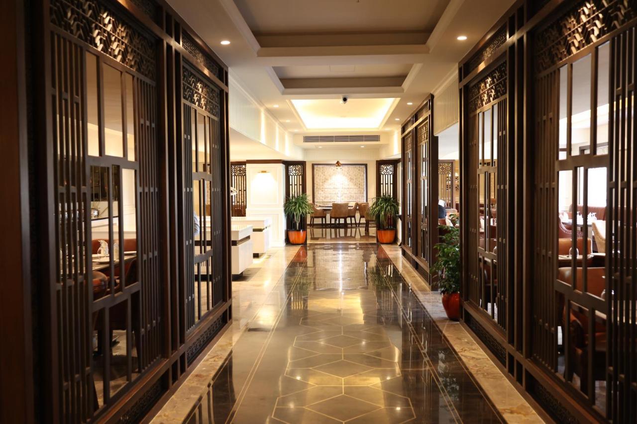 Pride Hotel Bhopal Esterno foto
