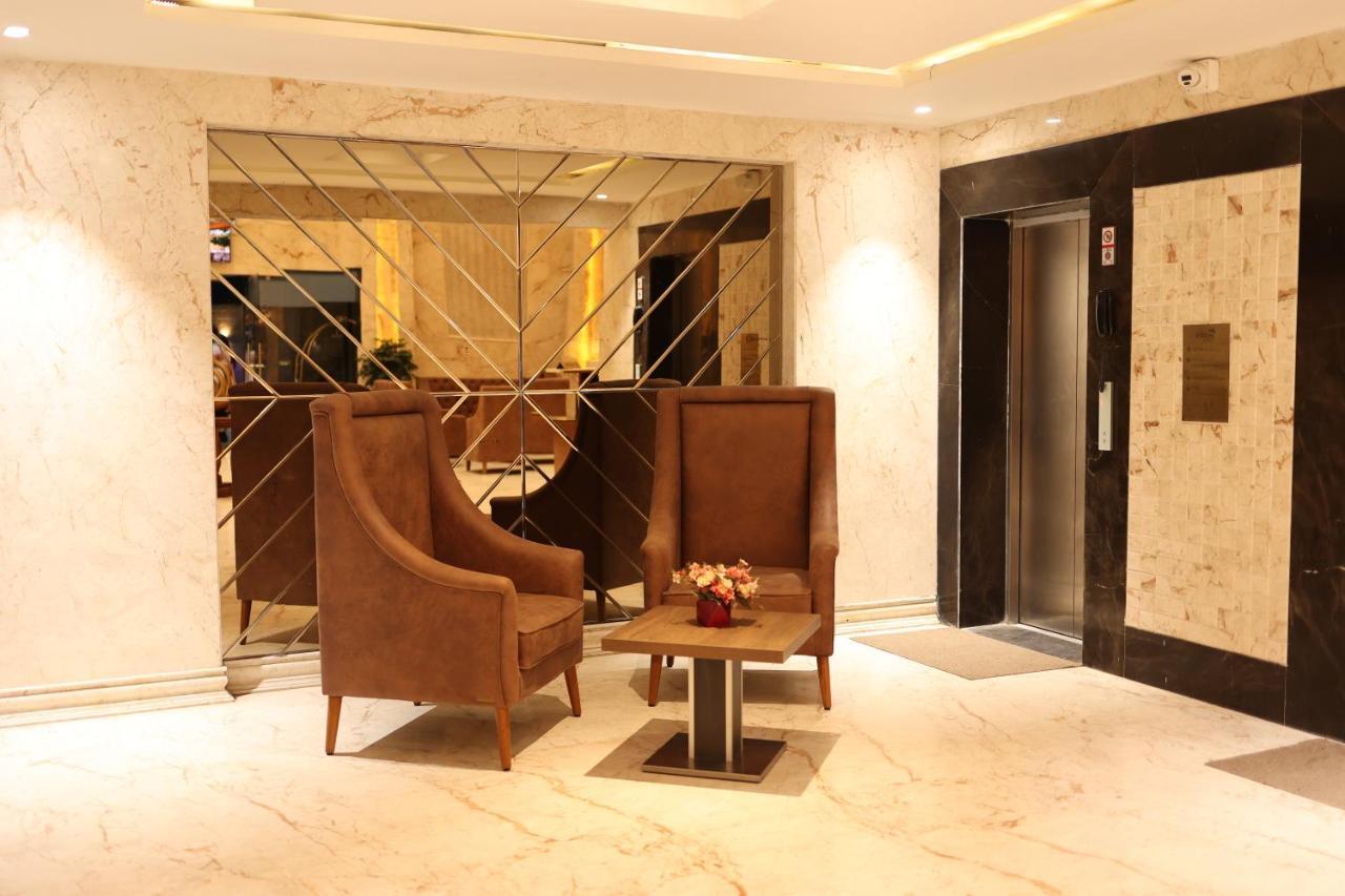 Pride Hotel Bhopal Esterno foto