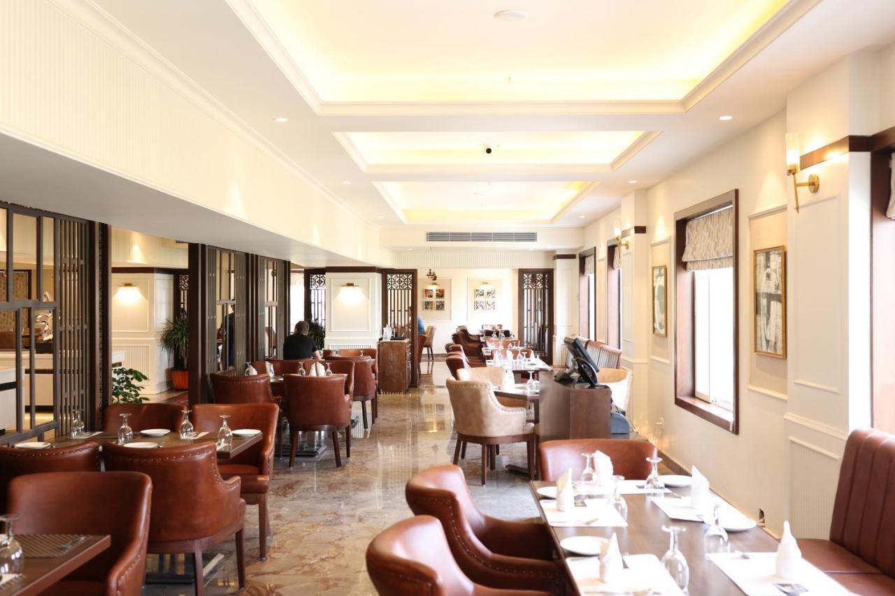Pride Hotel Bhopal Esterno foto