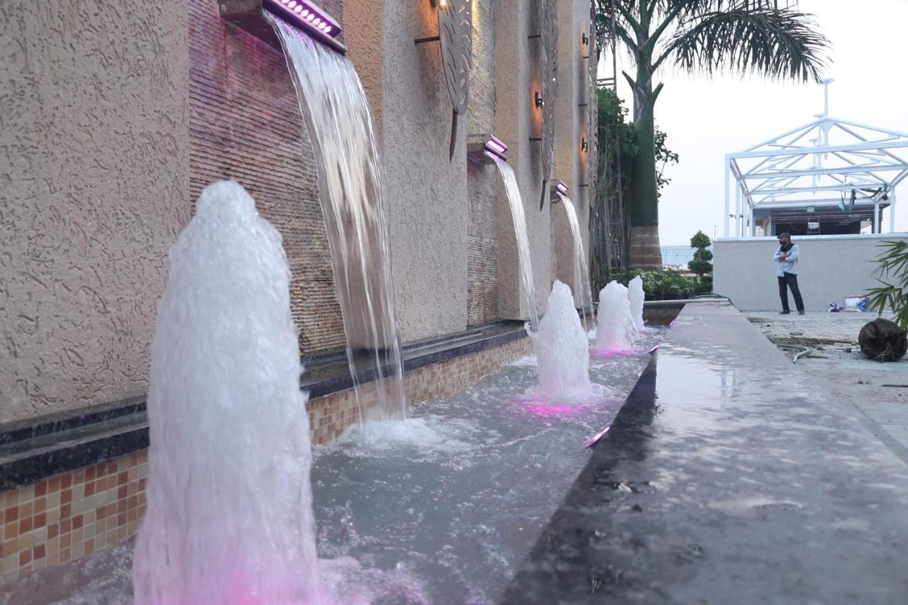 Pride Hotel Bhopal Esterno foto